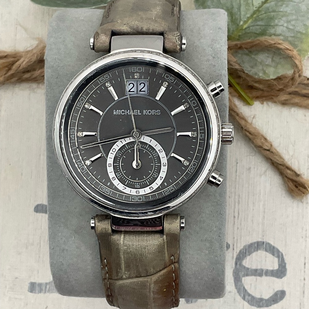 Michael Kors Sawyer‎ Gray Leather Women’s watch all stainless steel 251509 used